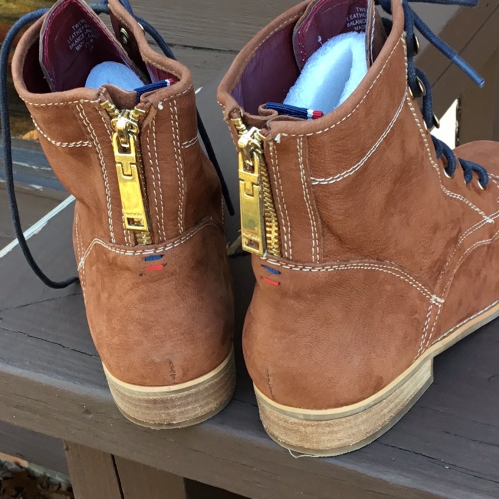 Boots - Picture 7 of 8